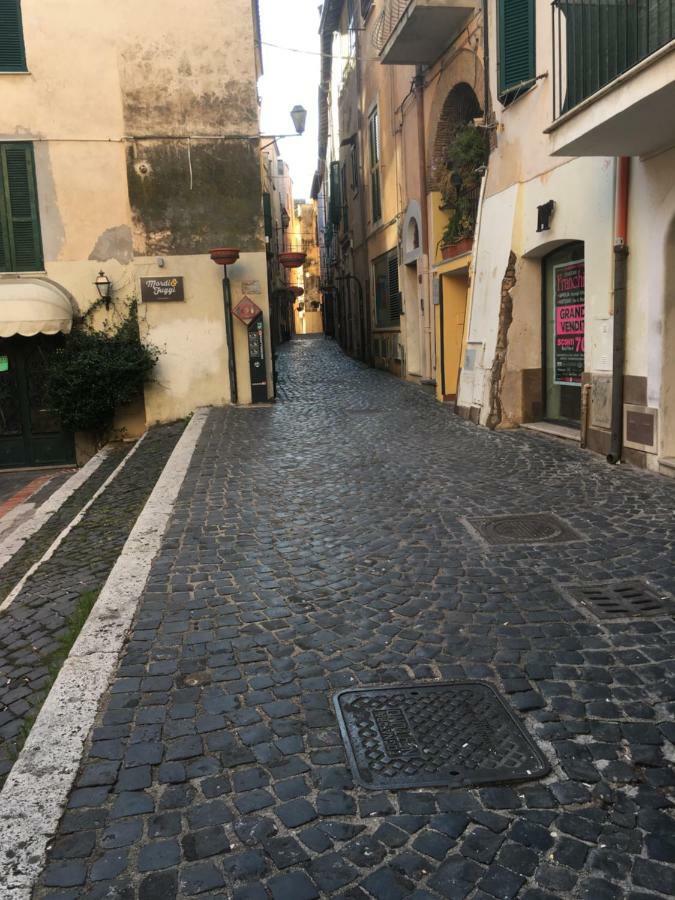 Casetta Del Borghetto -Nel Cuore Del Borghetto Неттуно Экстерьер фото