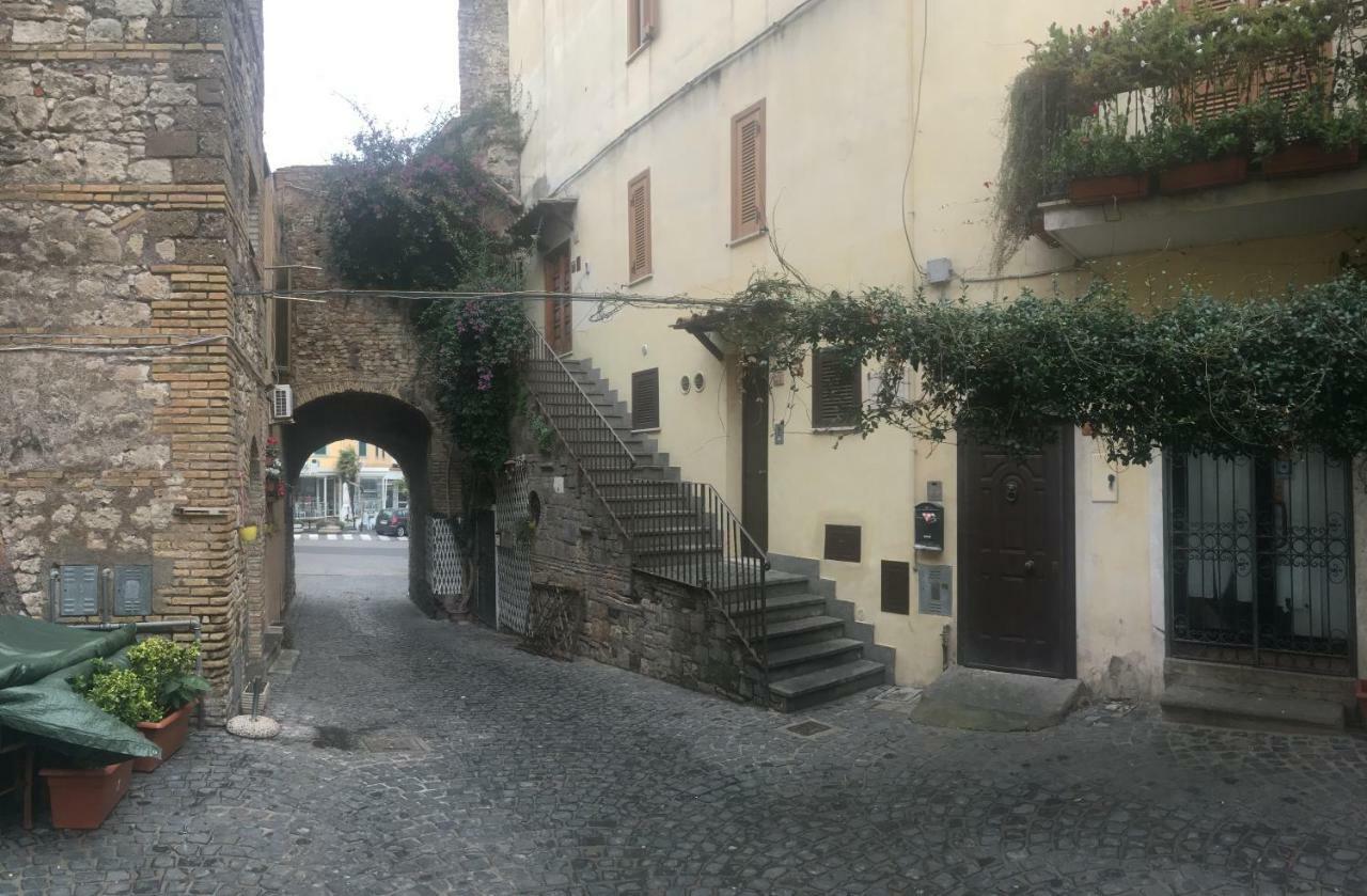 Casetta Del Borghetto -Nel Cuore Del Borghetto Неттуно Экстерьер фото